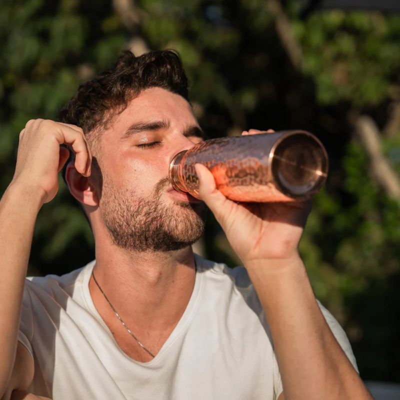 Gourde en Cuivre 800ml - Kyprova™ | L’Eau Purifiée Naturellement, Sans Plastique